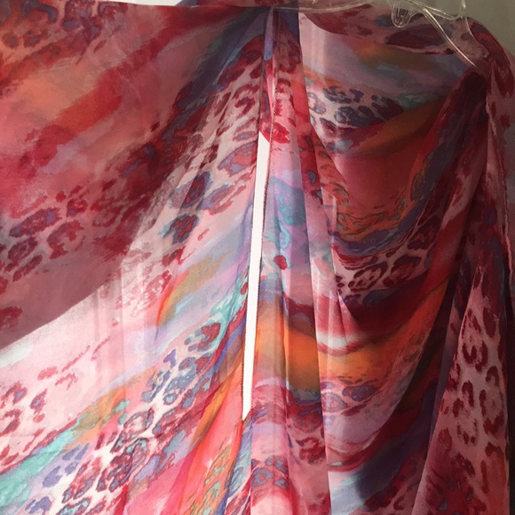 Open front lightweight scarf type material vest with painted animal print - Picture 5 of 7